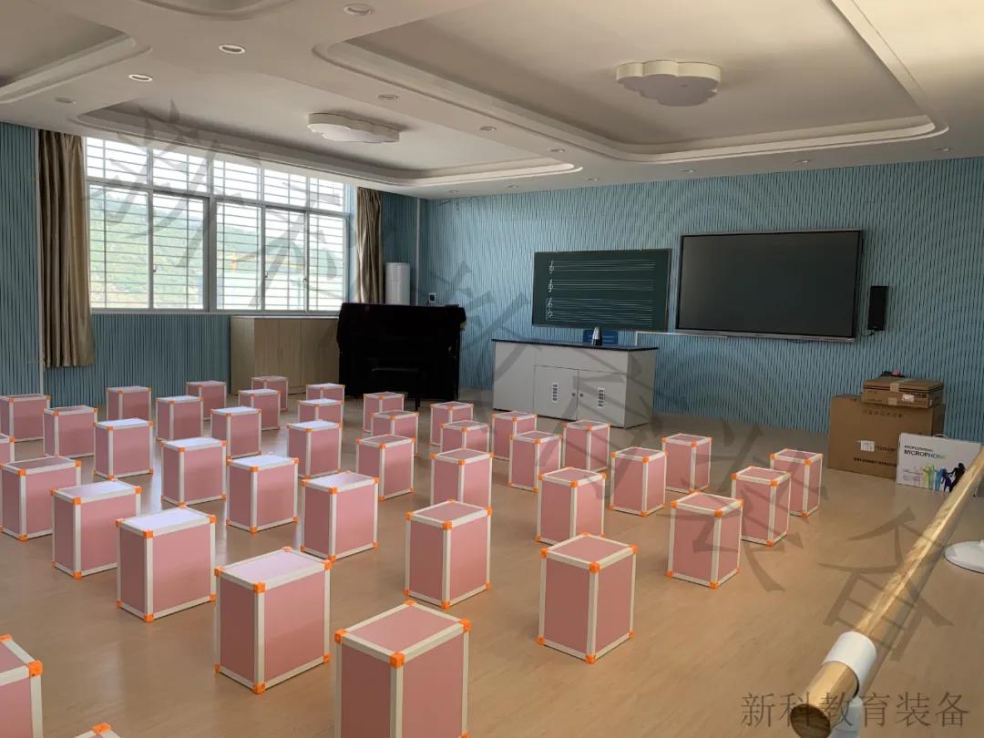 <a href='http://m.szmljz.com/chanpin/58-1.html' target='1' style='font-size:18px; font-weight:bold; color:#000000;'>音樂室</a>2