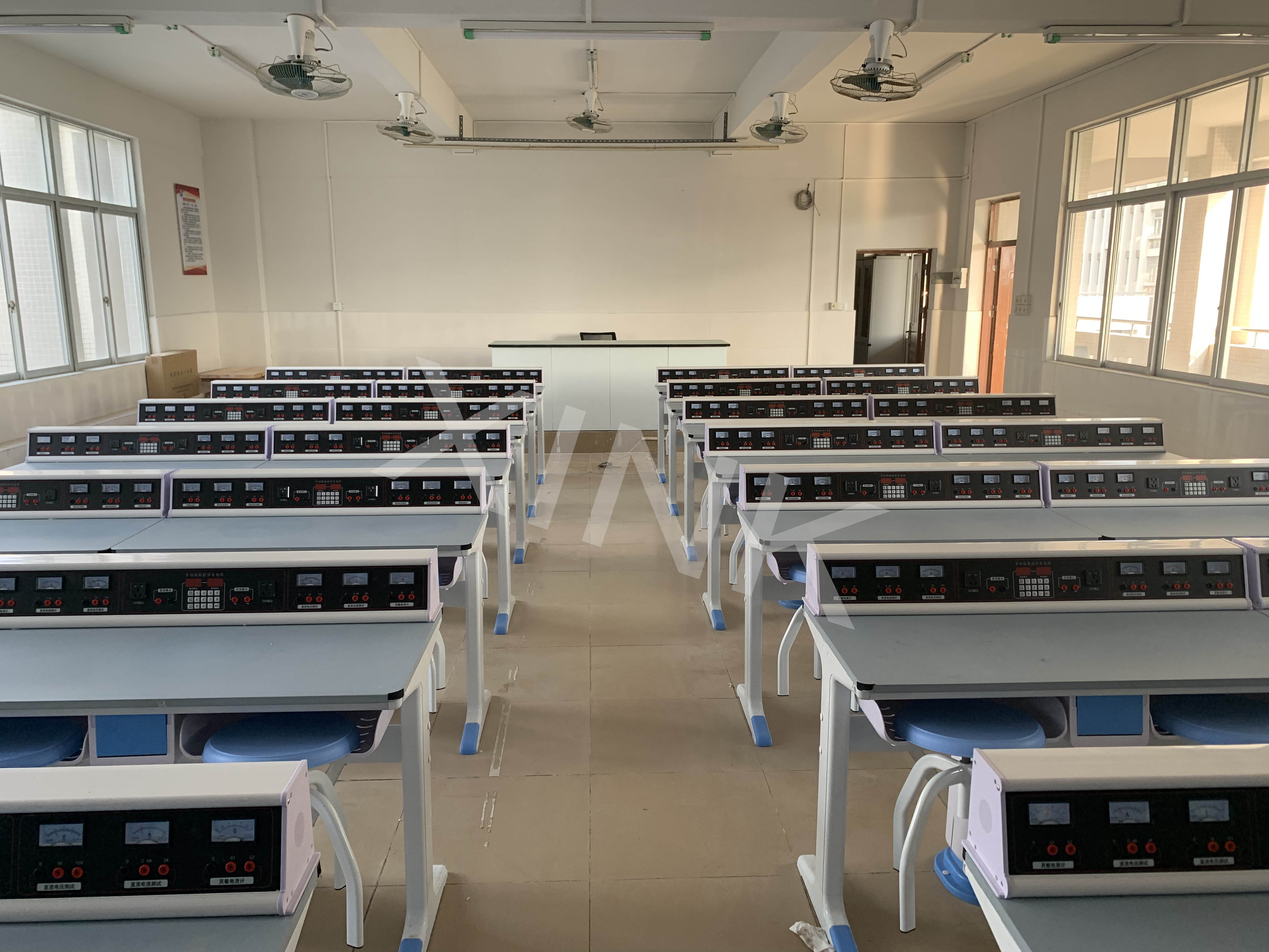 <a href='http://m.szmljz.com/' target='1' style='font-size:14px; font-weight:bold; color:#0080ff;'>物理實驗室</a>