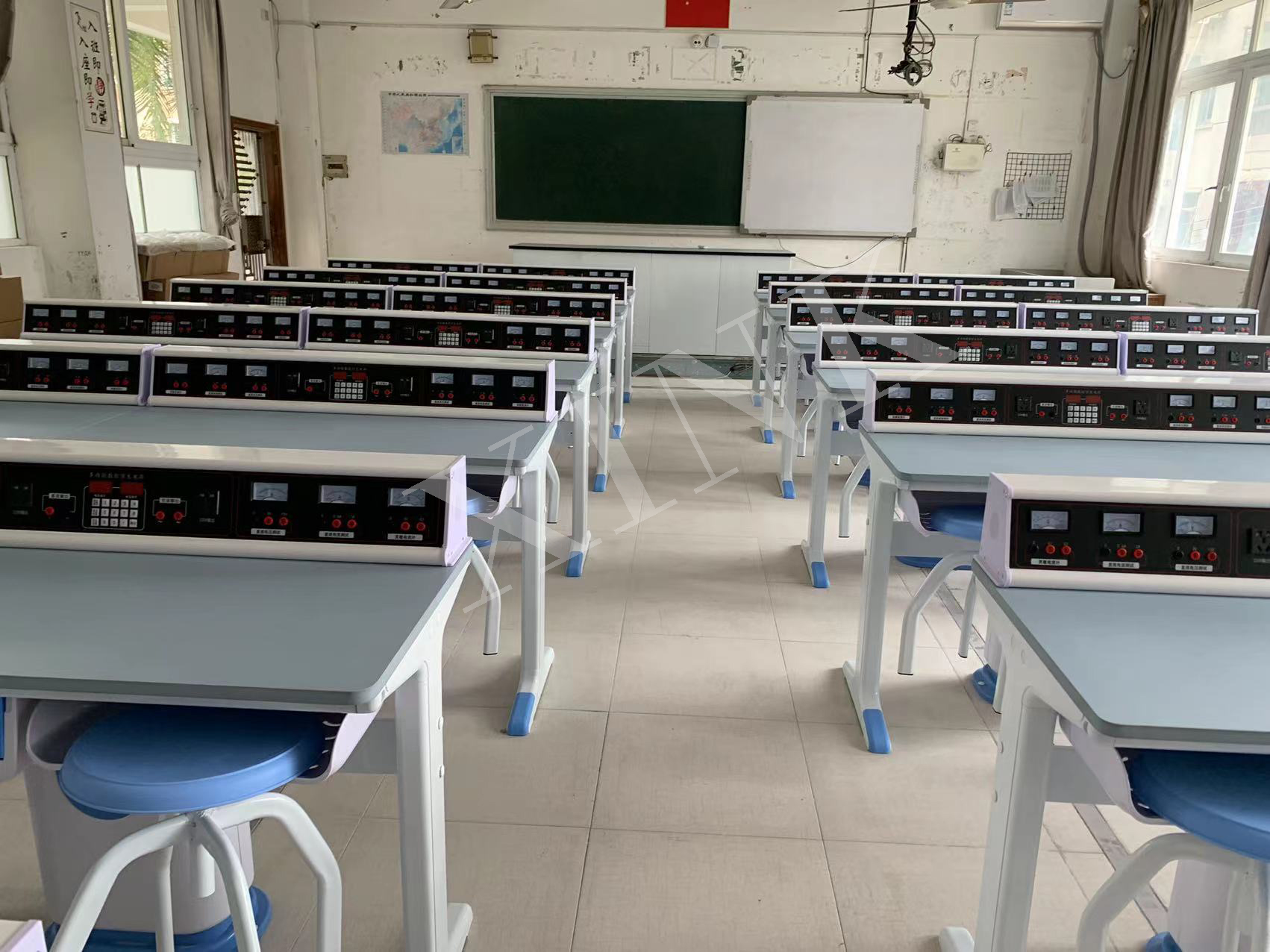 <a href='http://m.szmljz.com/' target='1' style='font-size:14px; font-weight:bold; color:#0080ff;'>物理實驗室</a>