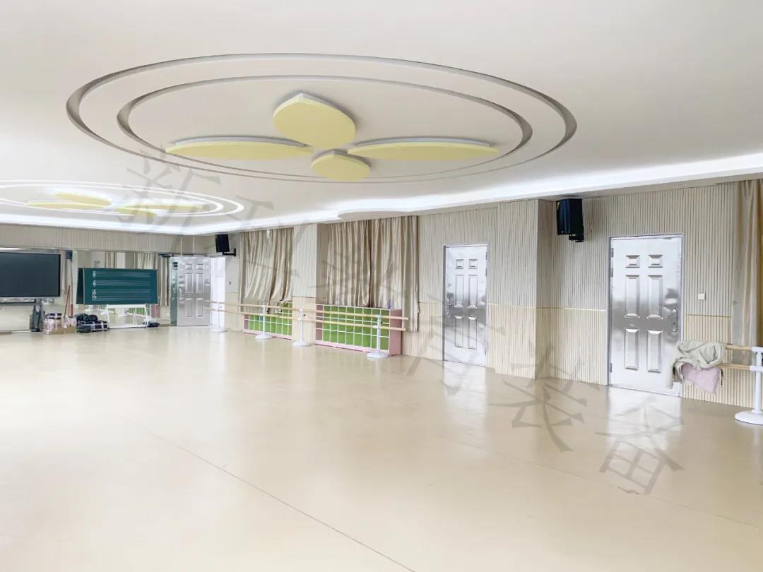 <a href='http://m.szmljz.com/chanpin/59-1.html' target='1' style='font-size:18px; font-weight:bold; color:#000000;'>舞蹈室</a>