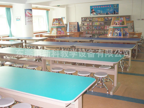 <a href='http://m.szmljz.com/chanpin/110-1.html' target='1' style='font-size:18px; font-weight:bold; color:#000000;'>圖書閱覽室</a>7