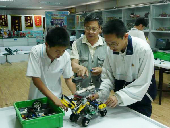 <a href='http://m.szmljz.com/chanpin/60-1.html' target='1' style='font-size:18px; font-weight:bold; color:#000000;'>機器人功能室</a>