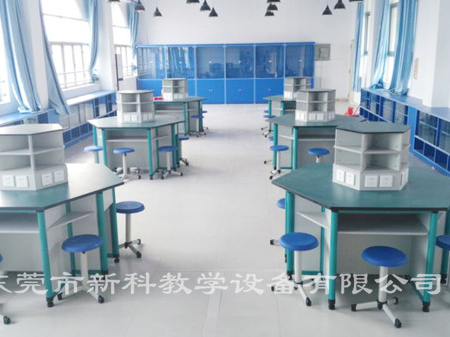 <a href='http://m.szmljz.com/chanpin/60-1.html' target='1' style='font-size:18px; font-weight:bold; color:#000000;'>機器人功能室</a>3