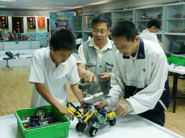 <a href='http://m.szmljz.com/chanpin/60-1.html' target='1' style='font-size:18px; font-weight:bold; color:#000000;'>機(jī)器人功能室</a>5