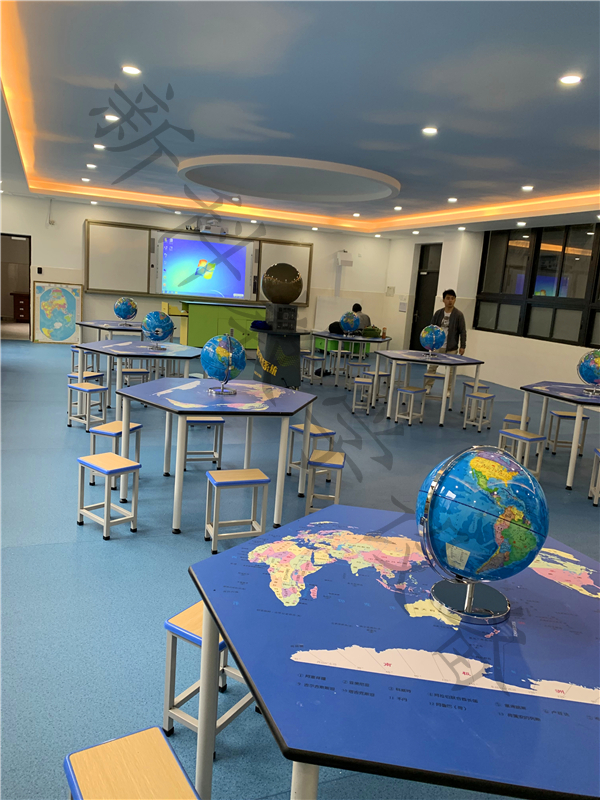 <a href='http://m.szmljz.com/chanpinyiji/42-1.html' target='1' style='font-size:14px; font-weight:bold; color:#0080ff;'>地理專用教室</a>