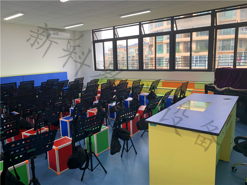 <a href='http://m.szmljz.com/chanpin/58-1.html' target='1' style='font-size:18px; font-weight:bold; color:#000000;'>音樂功能室</a>